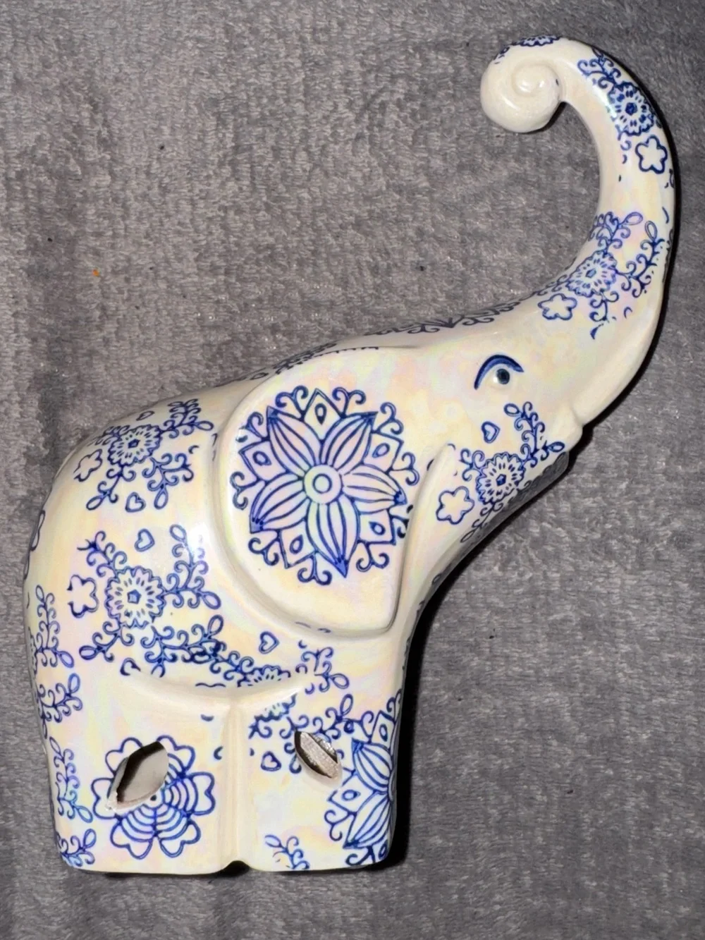 Ceramic Elephant Figurine/Potpourri Holder